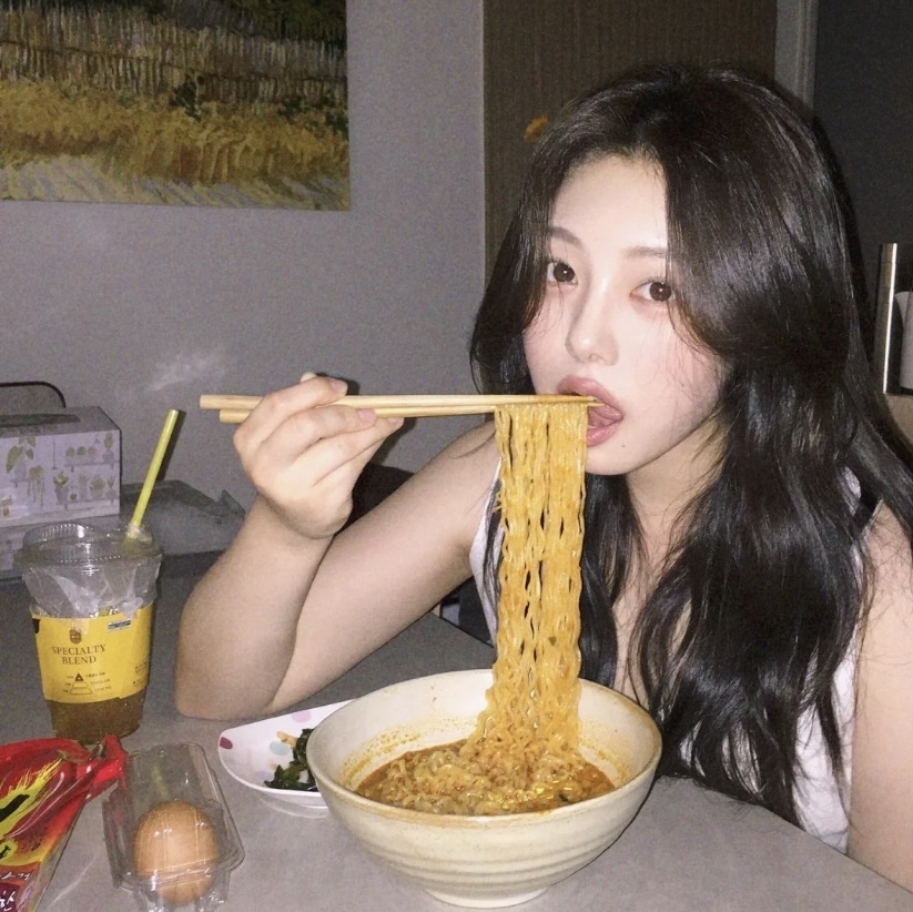 美女头像真人头像高冷_美女壁纸手机壁纸