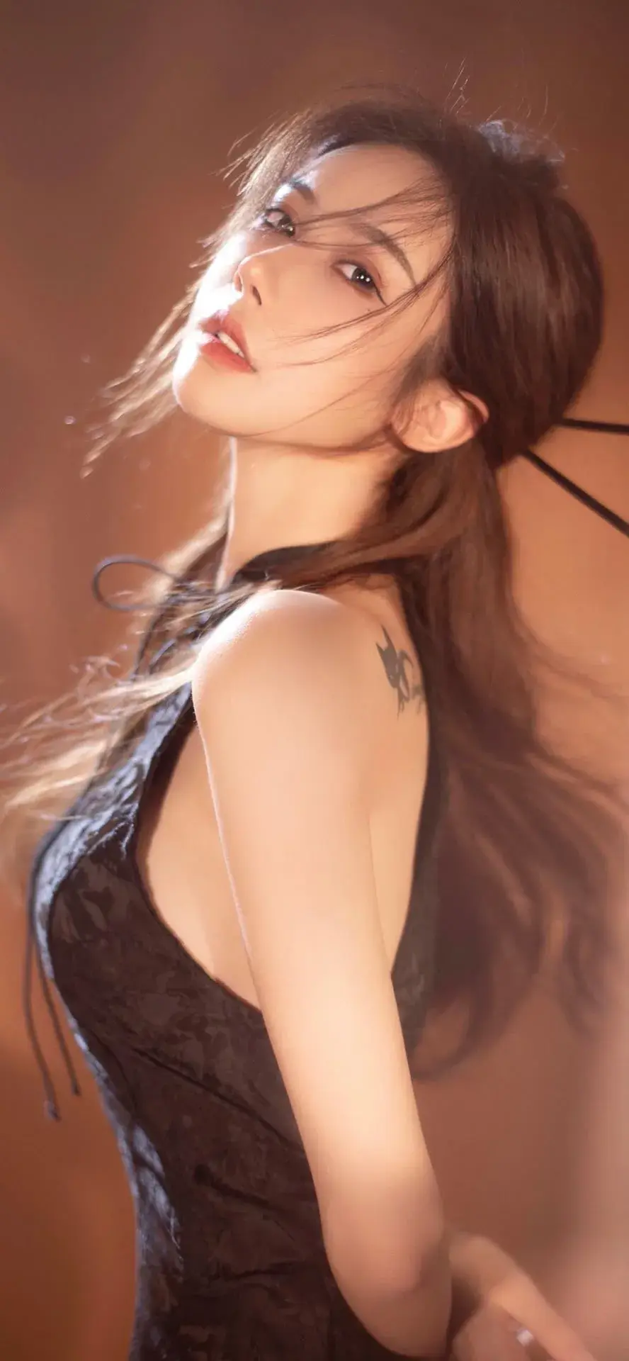有哪些惊艳的美女壁纸知乎_美女头像甜美