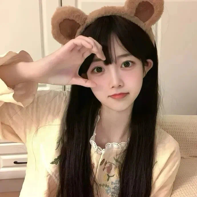 墨茨收集真人男头女头欧美模糊古早头像_美女头像图片