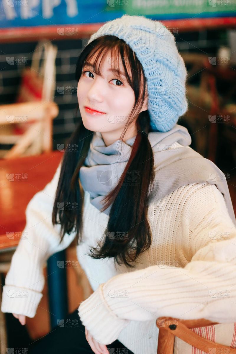 手绘风人物插画女生头像_美女照片