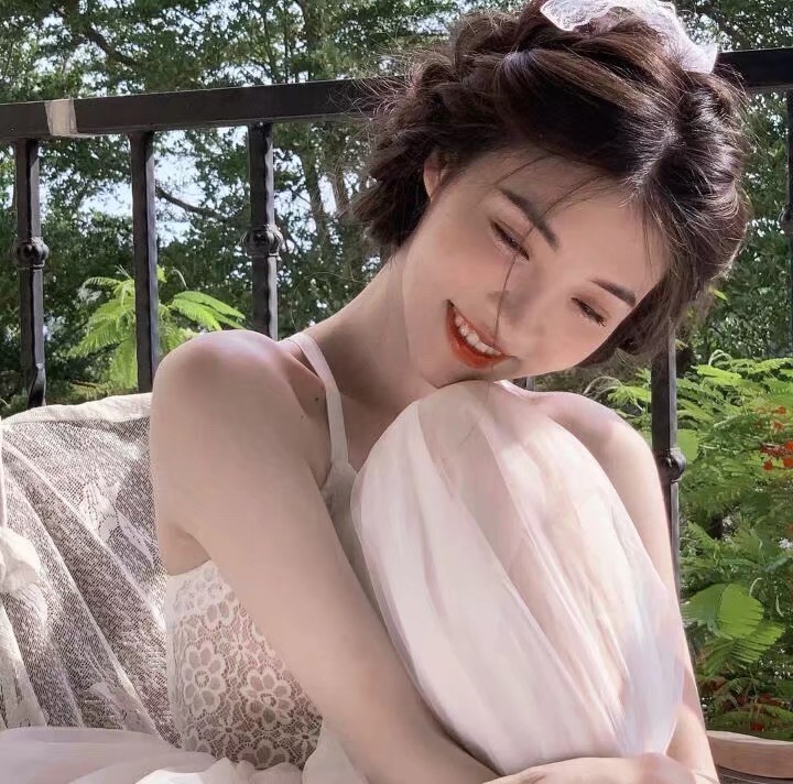 美女自拍_美女头像高冷