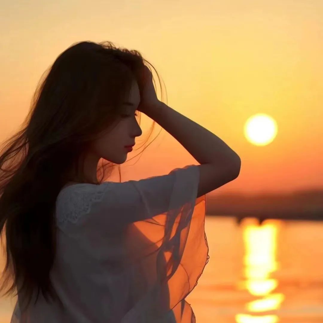 女头不露脸的氛围感拉满的背影头像开学半退来自小红书网页版_美女高雅造型