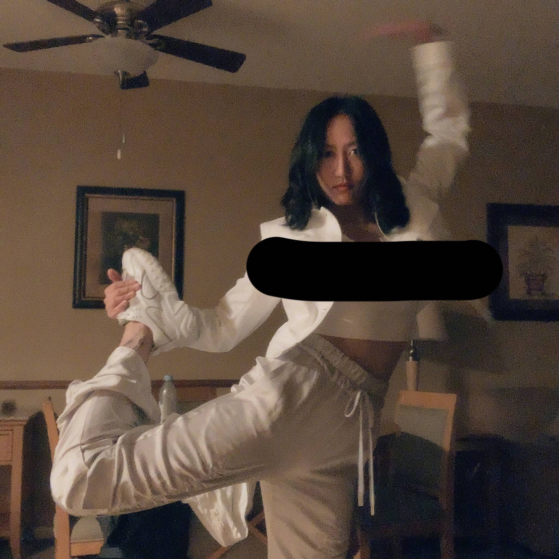 美女时尚街拍_美女自拍