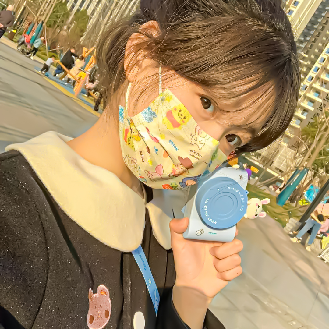 美女照片真人图片背面_美女照片头像