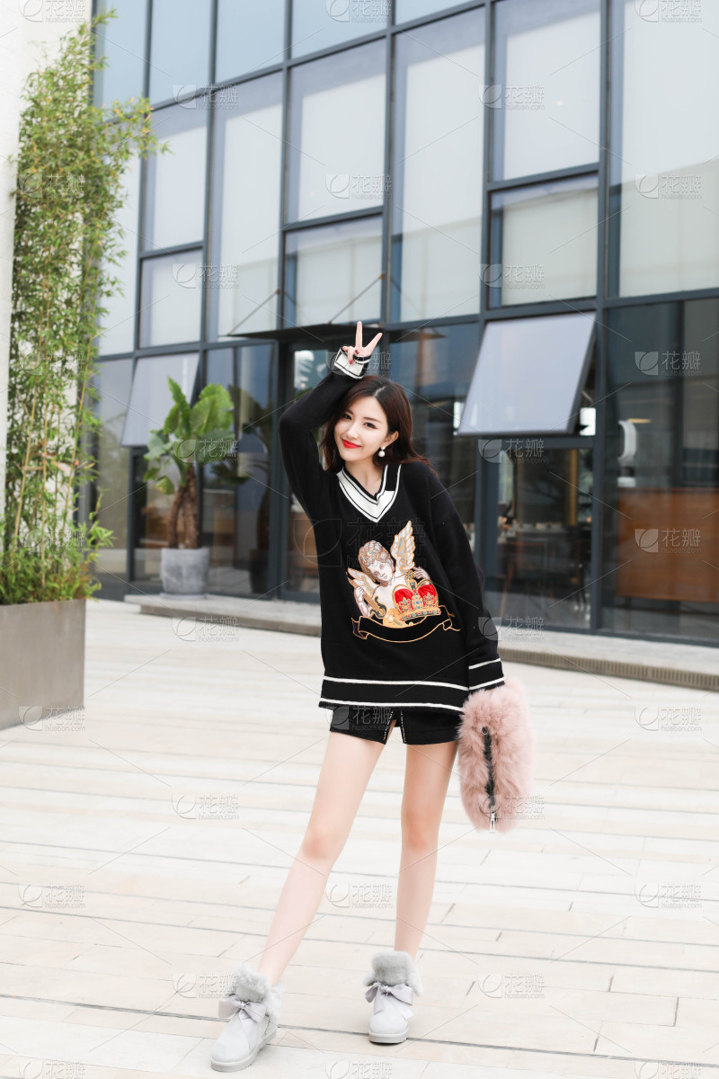 街拍时尚关注时尚关注搭配关注教你完美搭配欧美性感街拍_美女图片微信头像背影酷霸气