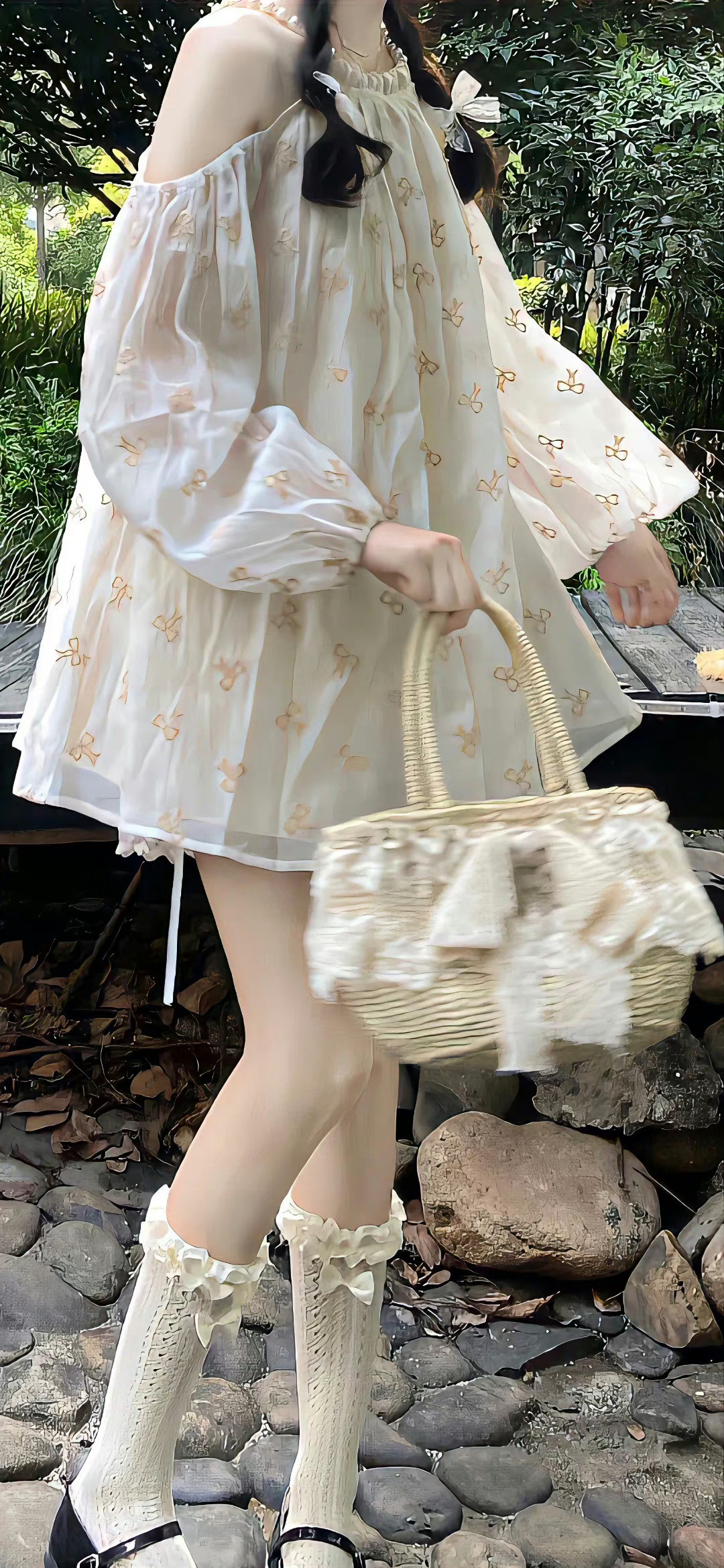 y111111国产精品久久久美女照片游泳卡通