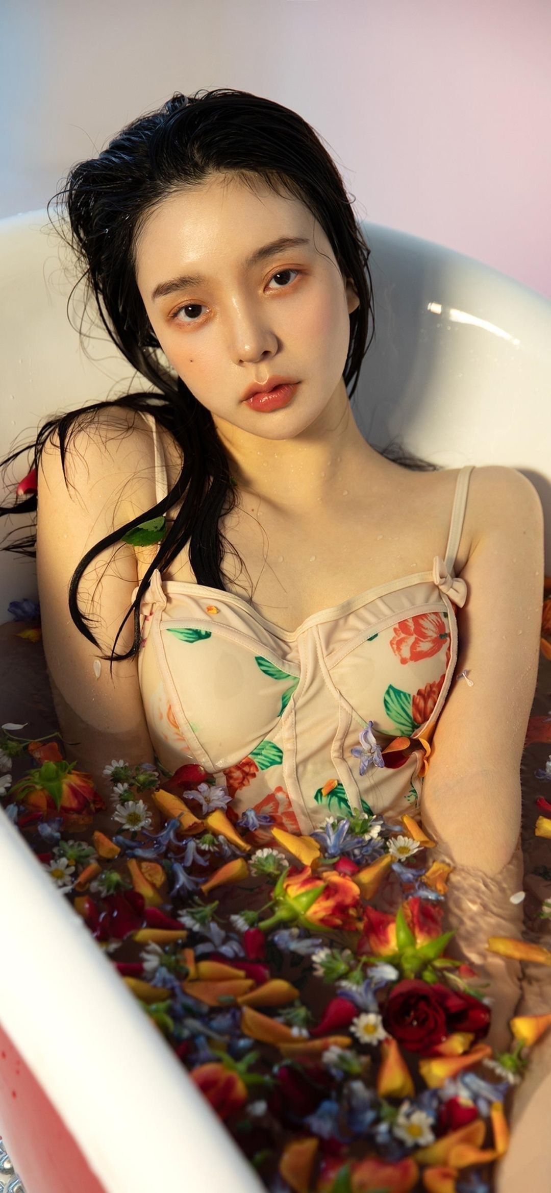 美女照片真人图片背面_美女头像