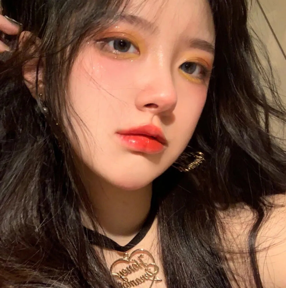 寂静的召唤美女壁纸手机壁纸