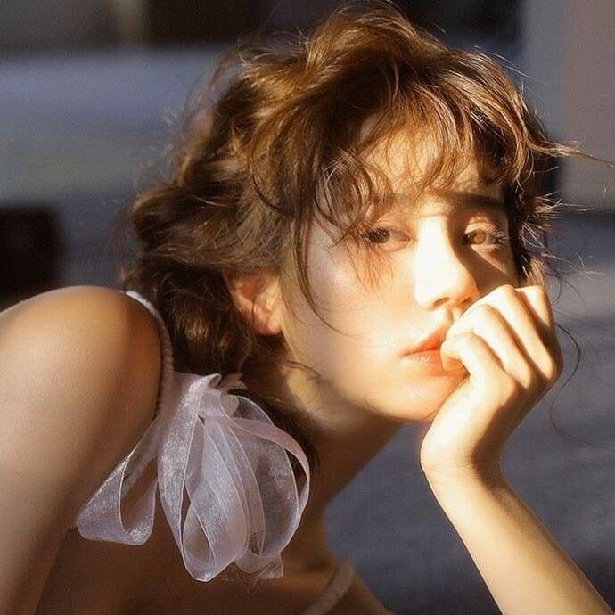 三八妇女节女神节女王节唯美浪漫人物剪影背景图片素材_美女头像真人很吸引人
