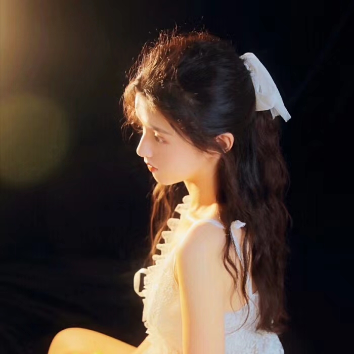 美女图片微信头像背影唯美_美女图片微信头像