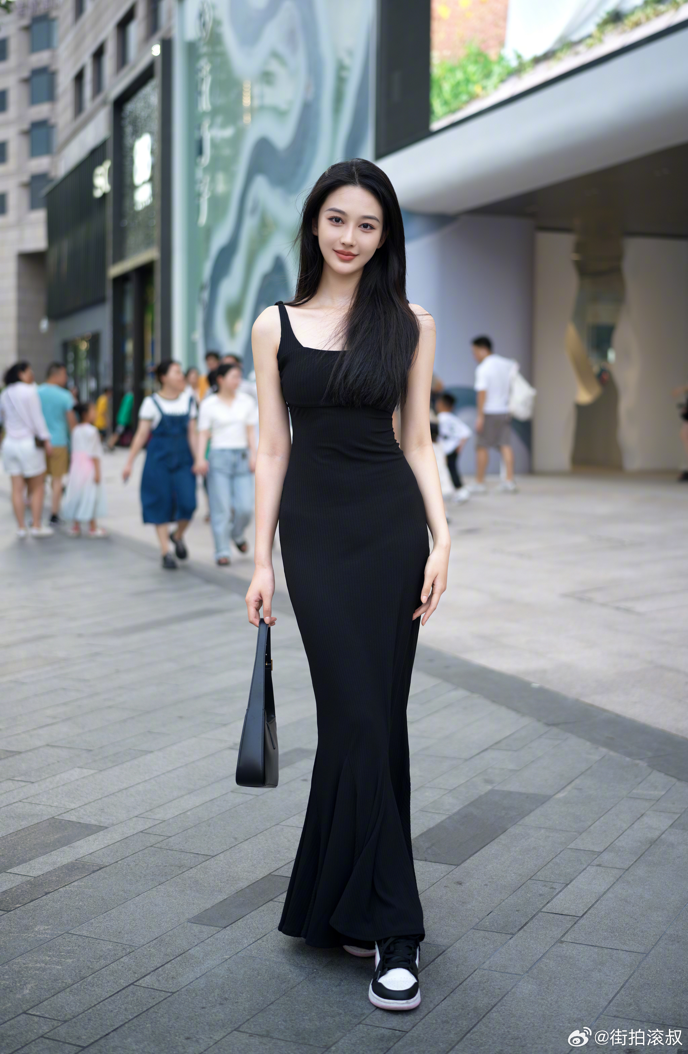漂亮美女街拍滚叔_美女照片