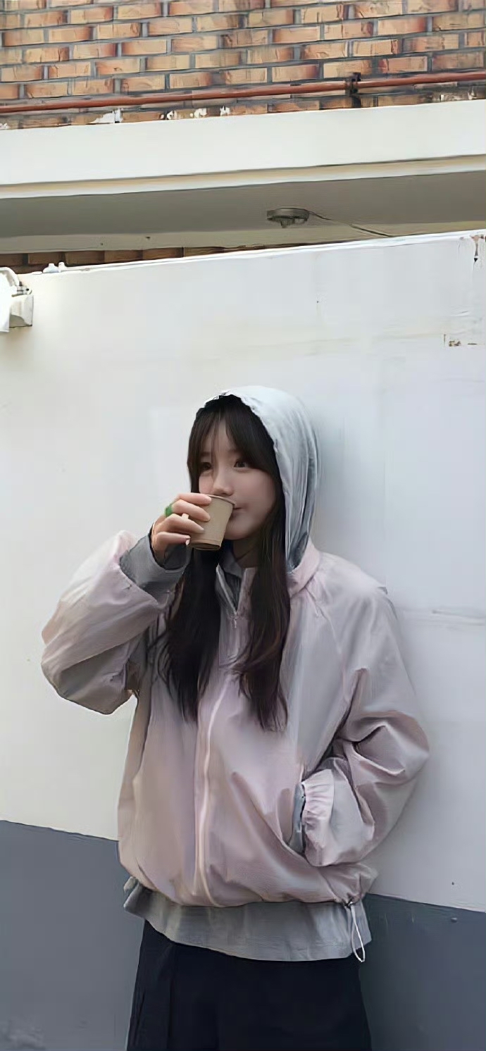 美女时尚街拍_美女高雅造型