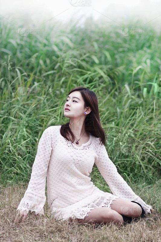 漂亮的红头发女孩_美女头像真人