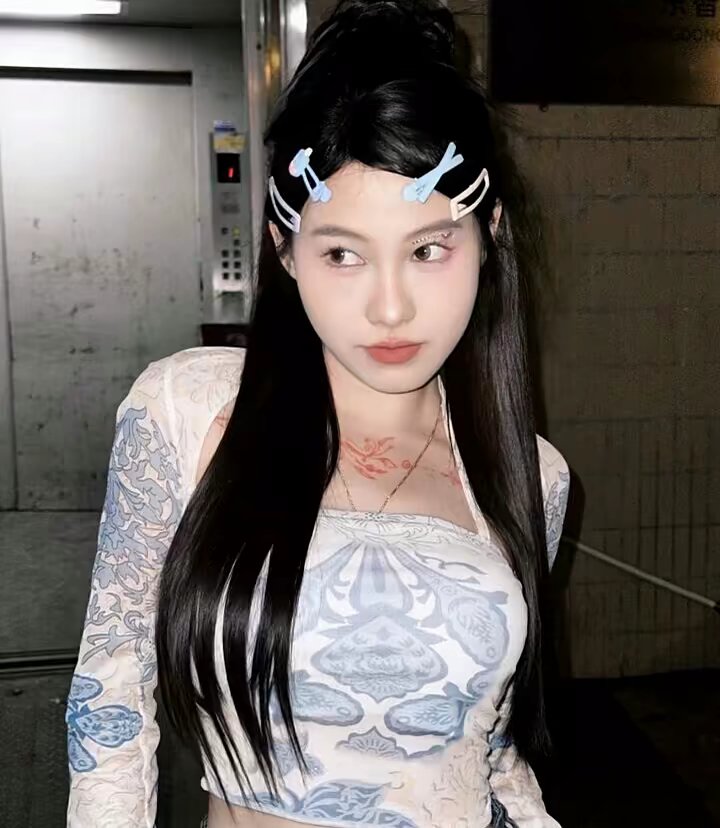 新娘未满ESCAPE美女照片游泳卡通