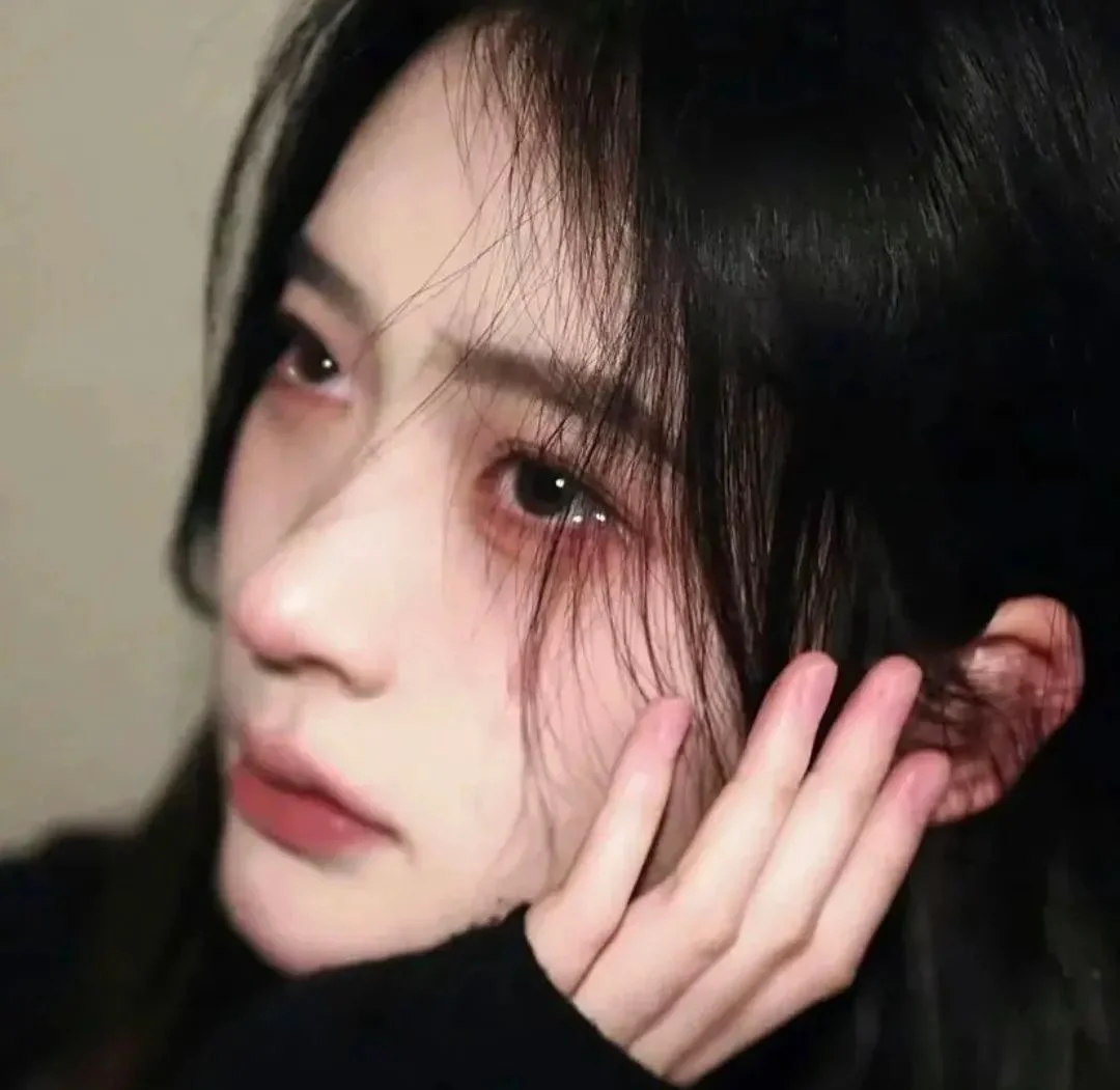 疫情自拍口罩抗疫可爱风模板_美女头像ins