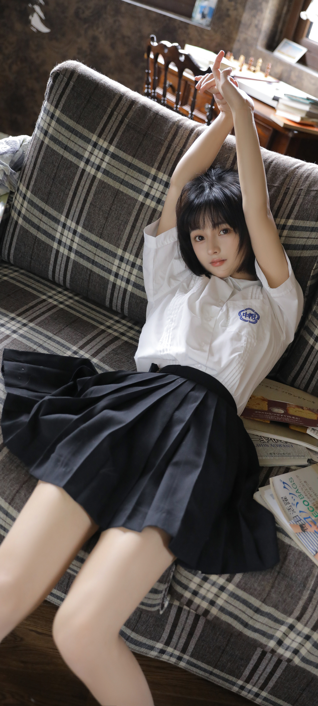 表情包朋友晒照简约风模板_美女壁纸