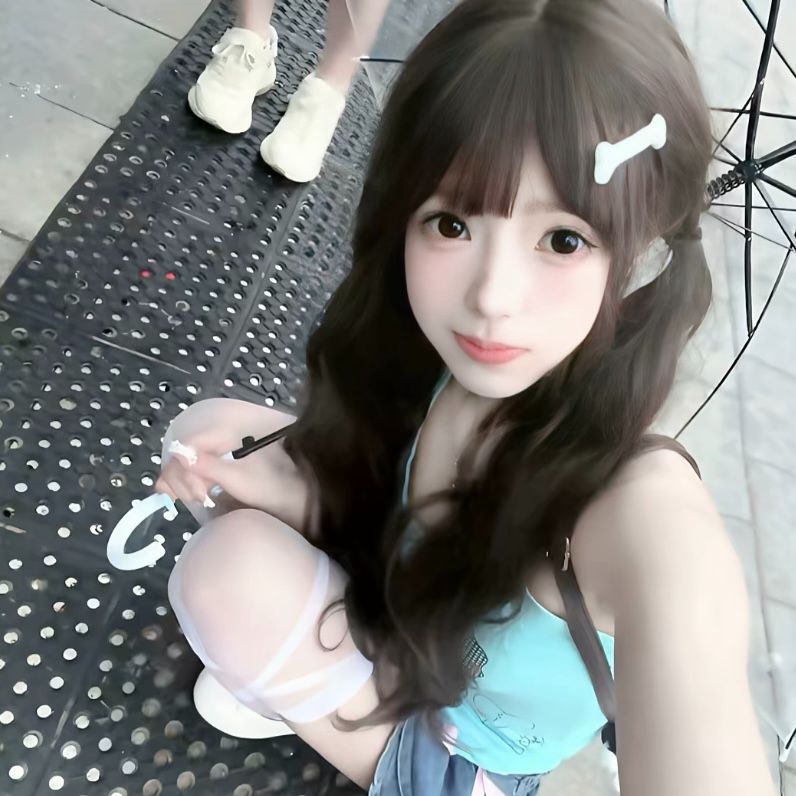 泄密者 粤语版美女头像高冷