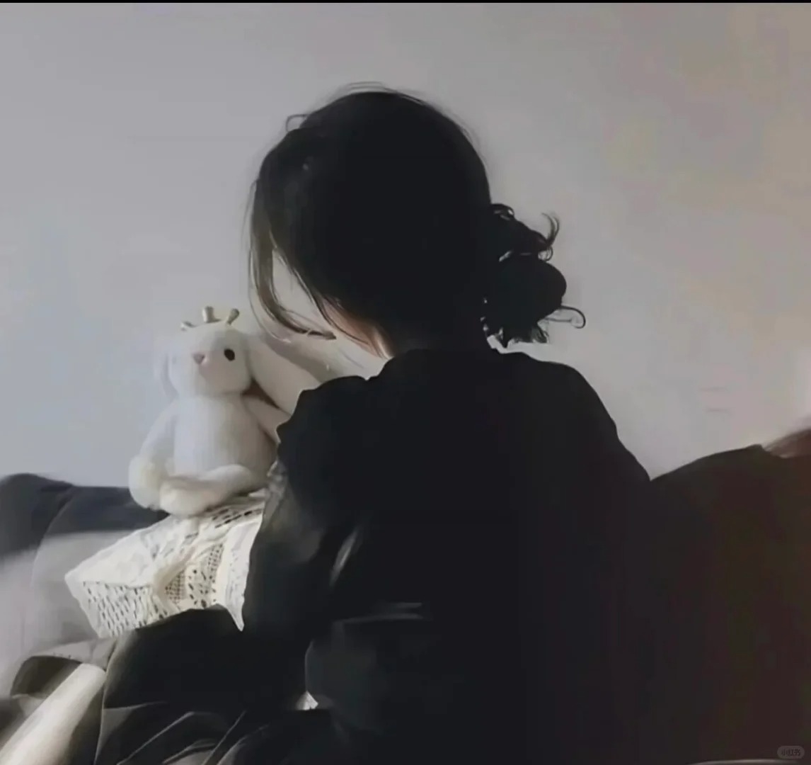 发现热门微博推荐_美女高雅造型