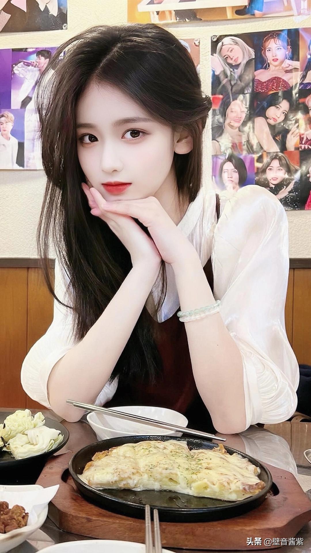 全面屏手机美女壁纸今日头条_美女时尚街拍