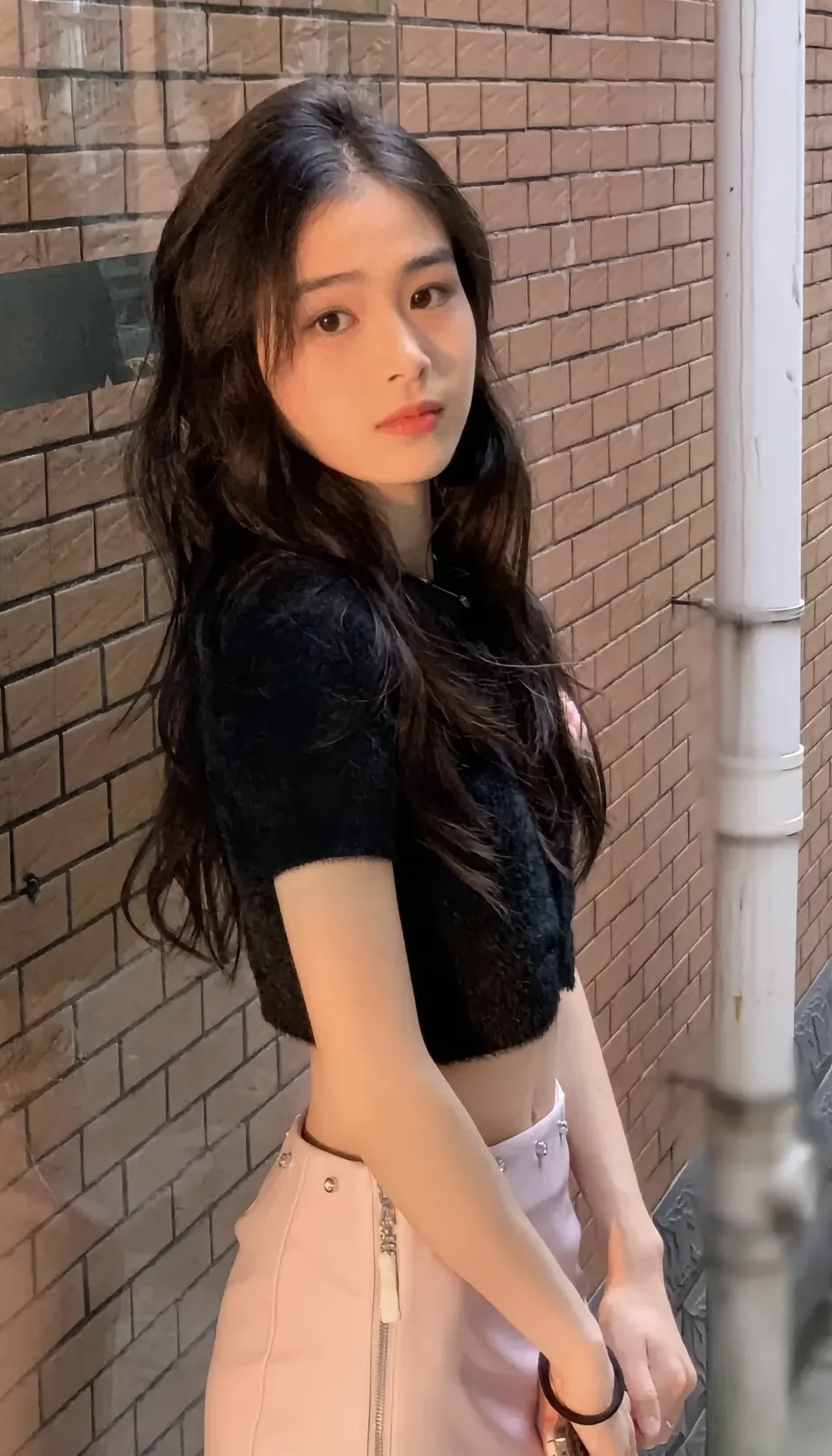 嗯别再看了我会害羞的_美女热舞