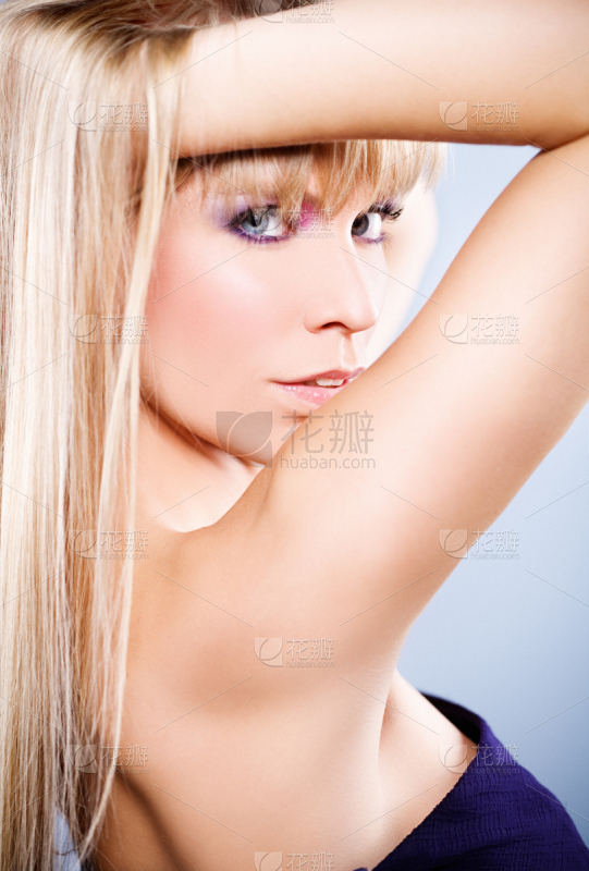 不同国籍的人在白色背景向量_美女头像真人