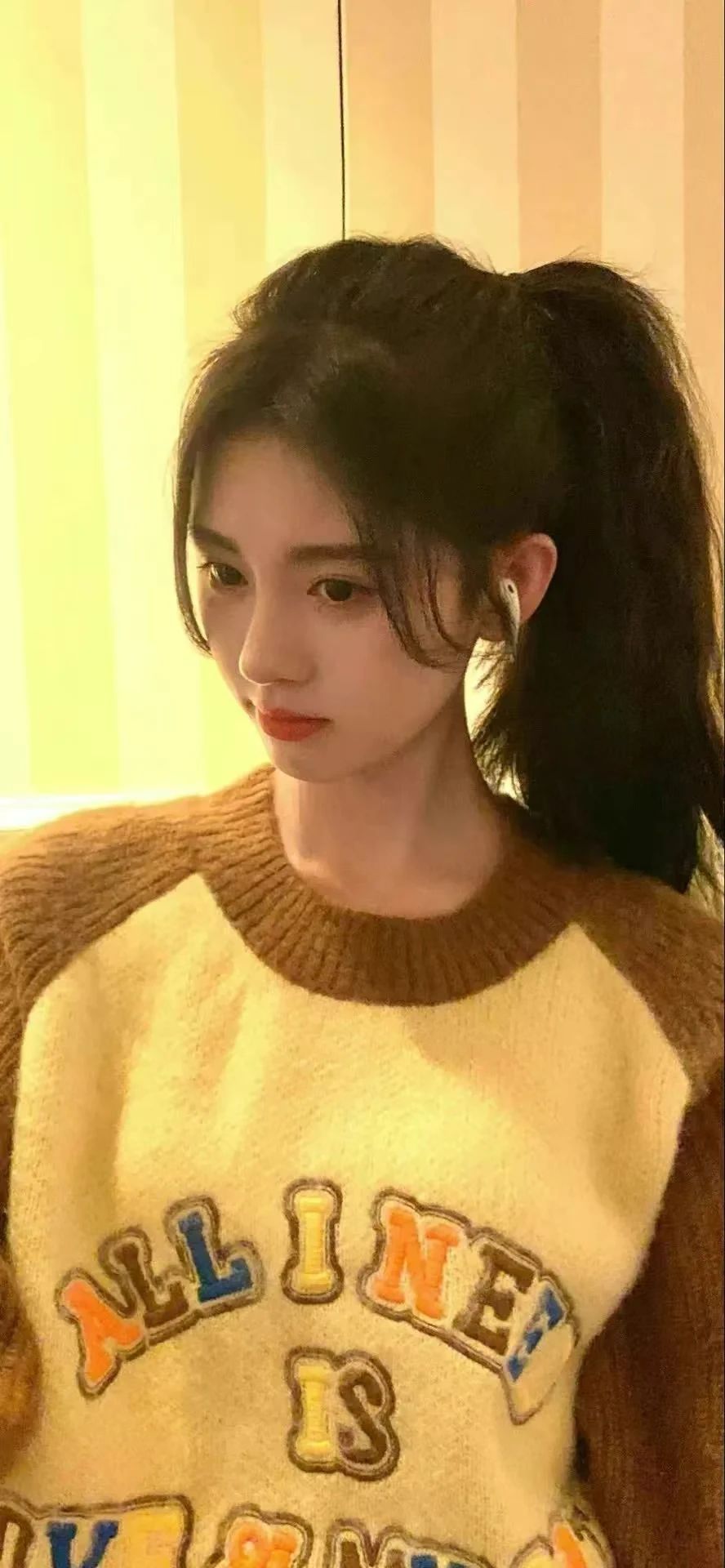 立春春天渐变清透感花朵组合背景_美女照片