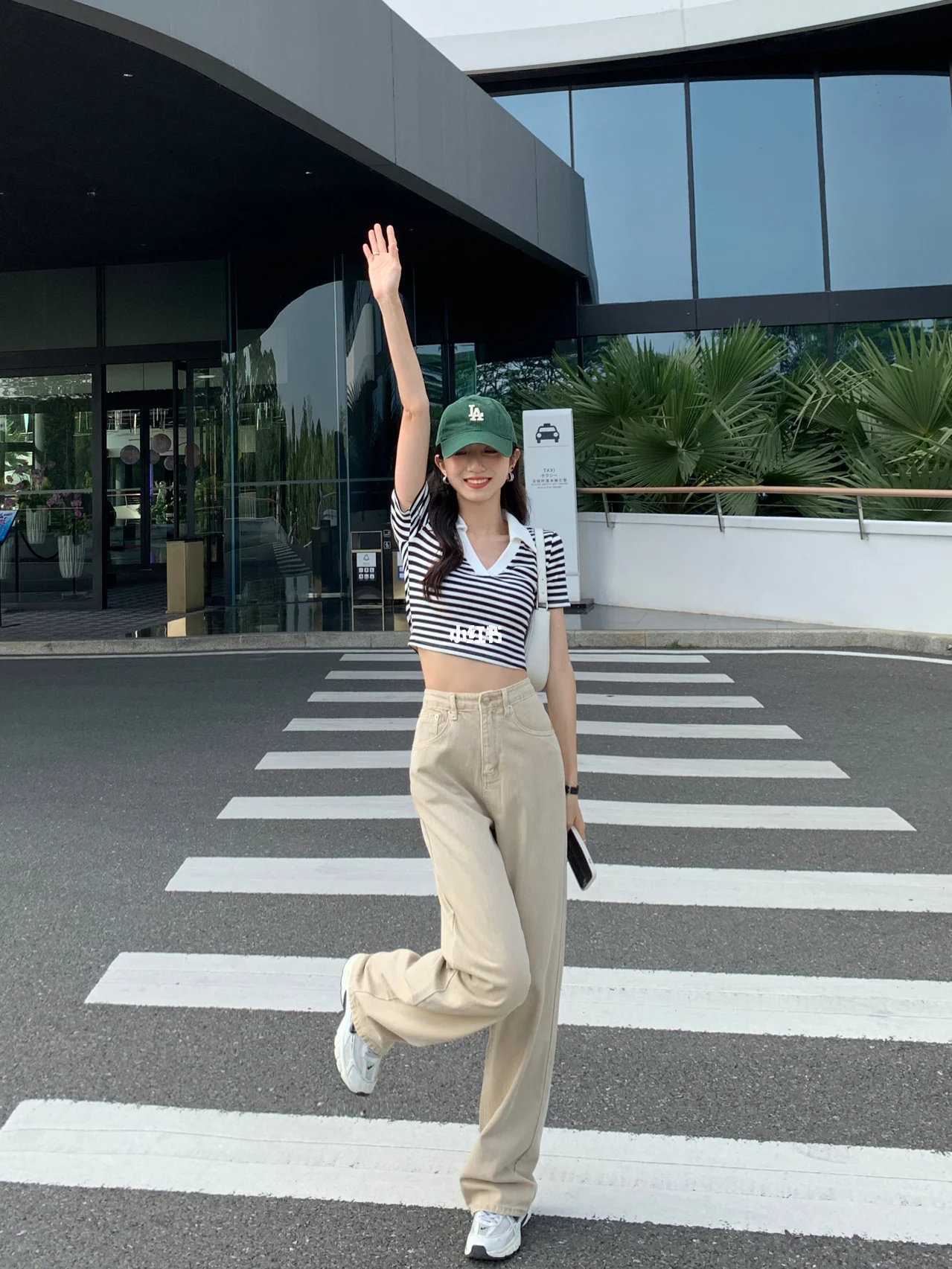 美女街拍时尚坊_美女头像